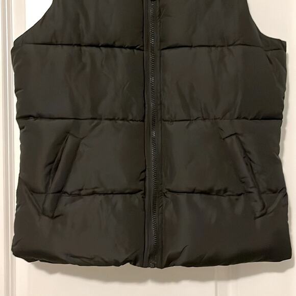 U.S. Polo Assn. Black Puffer Vest, NWOT - Picture 3 of 10